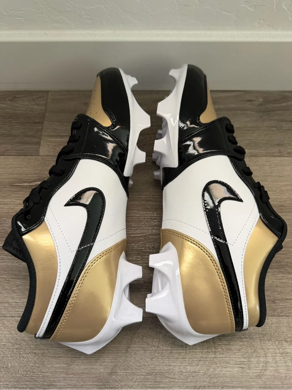 Nike Kids Low-Top Cleats - Black White Gold